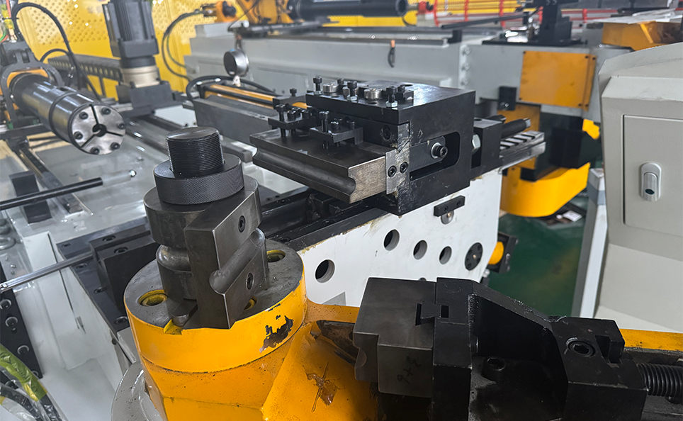 Máy uốn ống hoàn toàn tự động dòng CNC S với chức năng mô phỏng tùy chọn Máy uốn ống hoàn toàn tự động dòng CNC S với chức năng mô phỏng tùy chọn