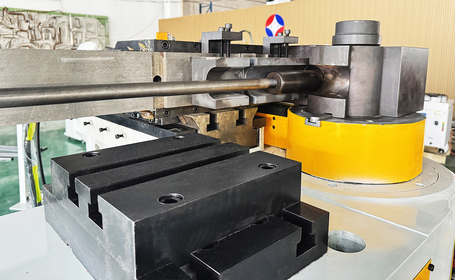Máy uốn ống thủy lực dòng NC M có điều khiển trục gá Máy uốn ống thủy lực dòng NC M có điều khiển trục gá