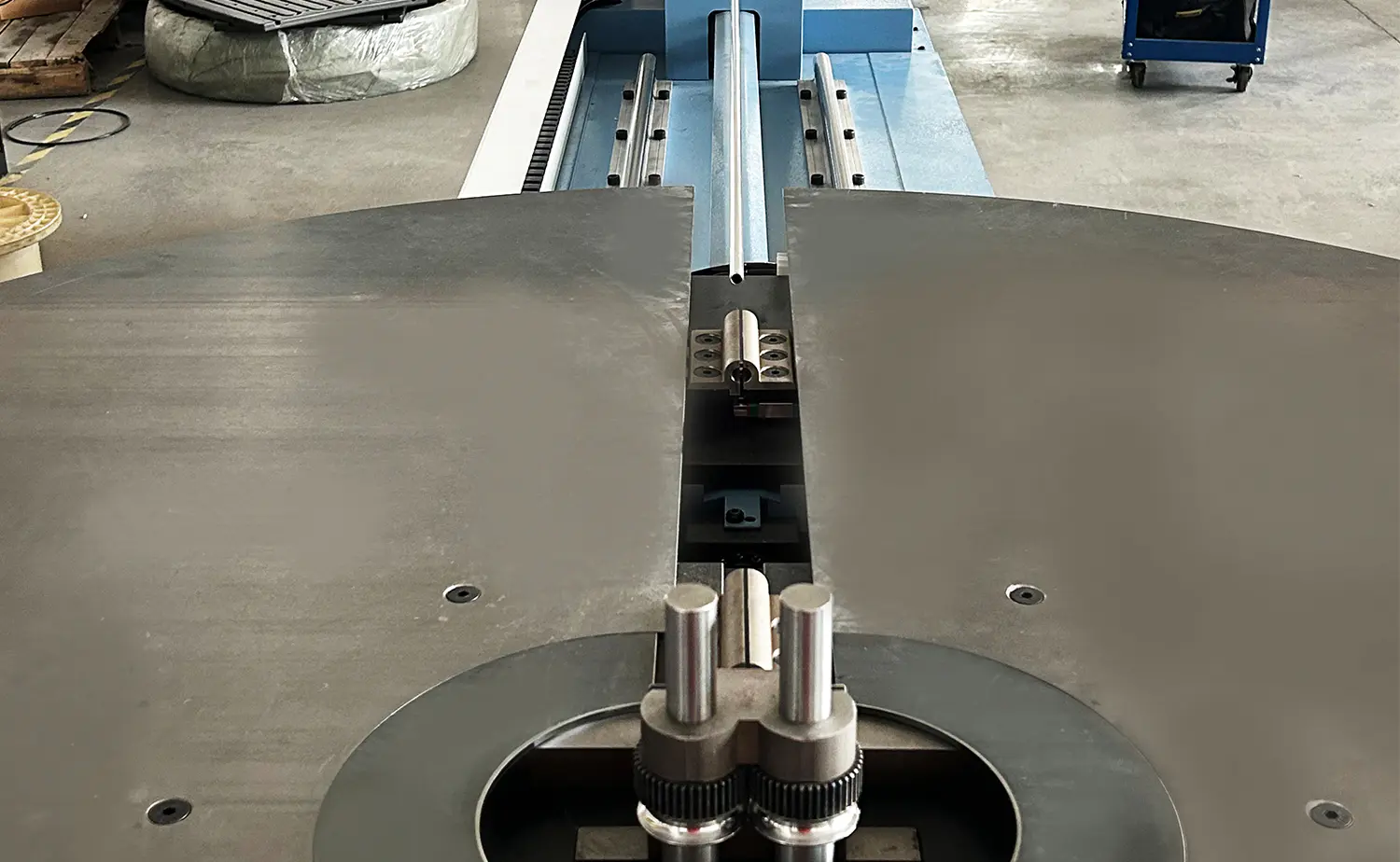 Máy uốn hình rắn hoàn toàn tự động dòng SB-20CNC Máy uốn hình rắn hoàn toàn tự động dòng SB-20CNC