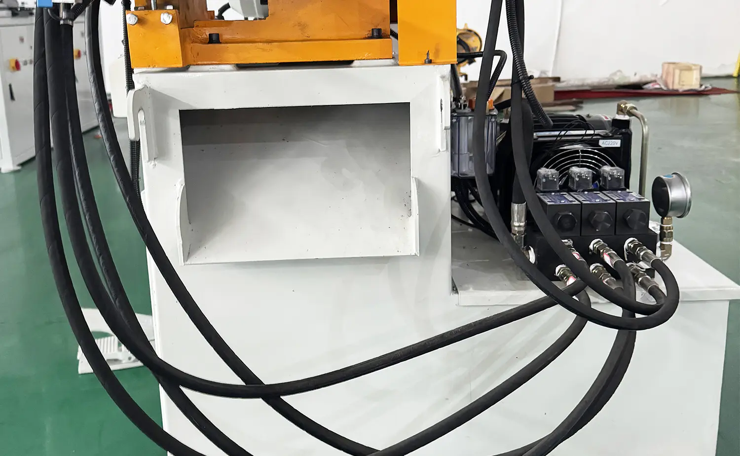 Máy vát mép ống bán tự động thủy lực dòng EF PV1 Máy vát mép ống bán tự động thủy lực dòng EF PV1