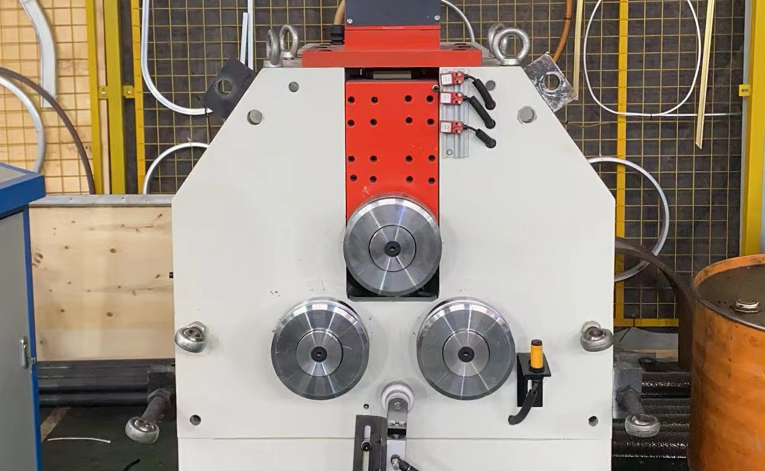 Máy uốn ống dòng CNC cho các cấu hình kim loại