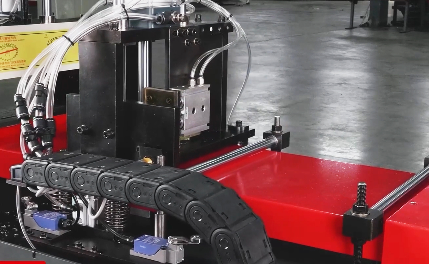 Máy cắt nhôm và đồng hoàn toàn tự động dòng CNC455 Máy cắt nhôm và đồng hoàn toàn tự động dòng CNC455