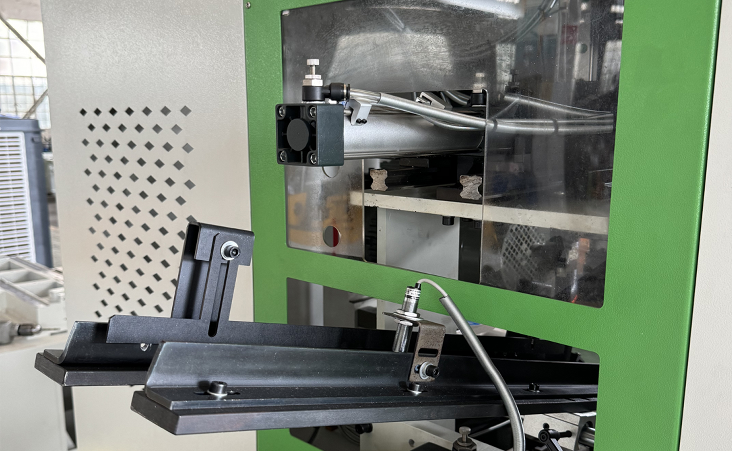 Máy vát mép ống hai đầu servo tốc độ nhanh dòng DEF680CNC Máy vát mép ống hai đầu servo tốc độ nhanh dòng DEF680CNC