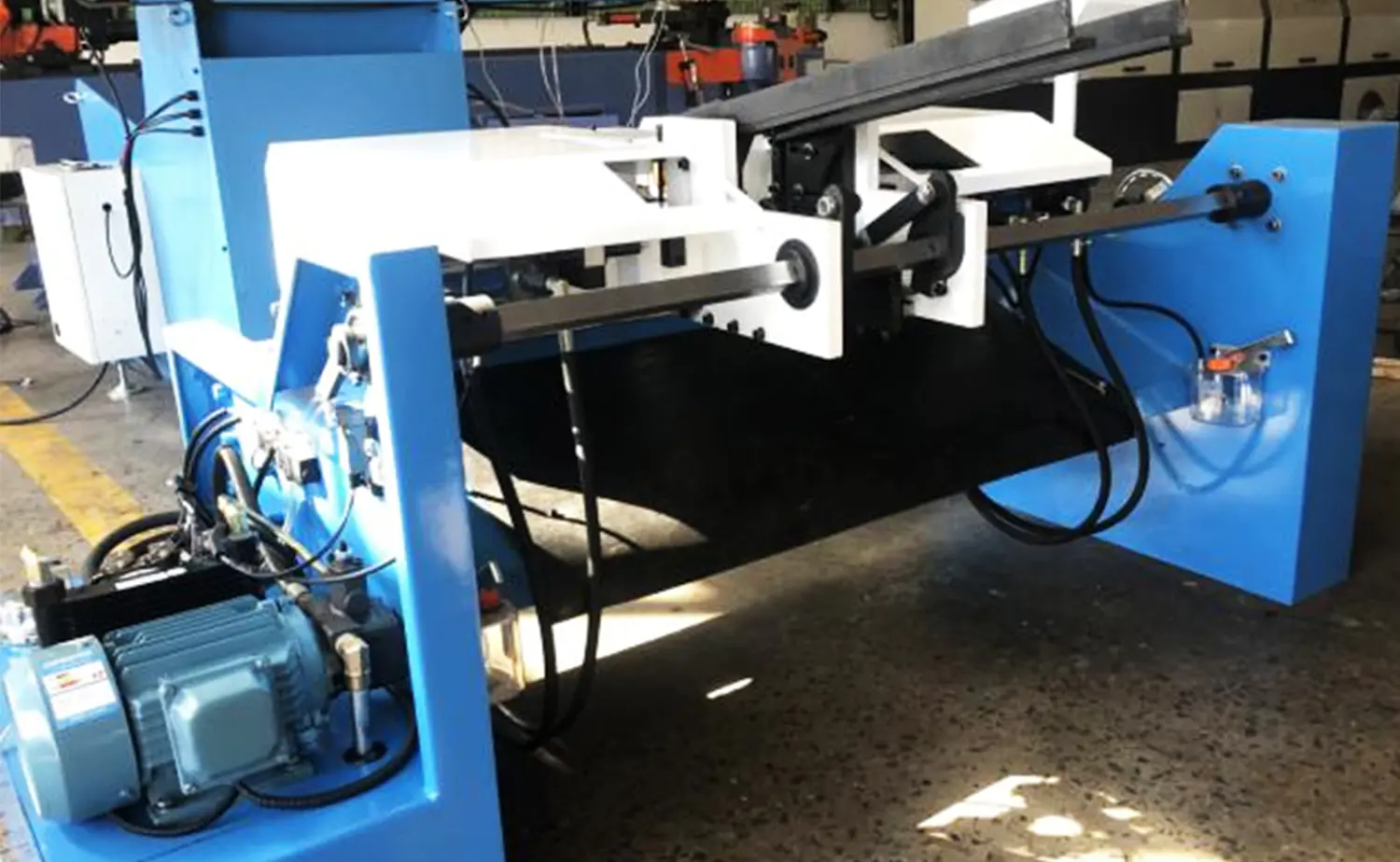 Máy vát mép ống thủy lực hai đầu dòng DEF PV Máy vát mép ống thủy lực hai đầu dòng DEF PV
