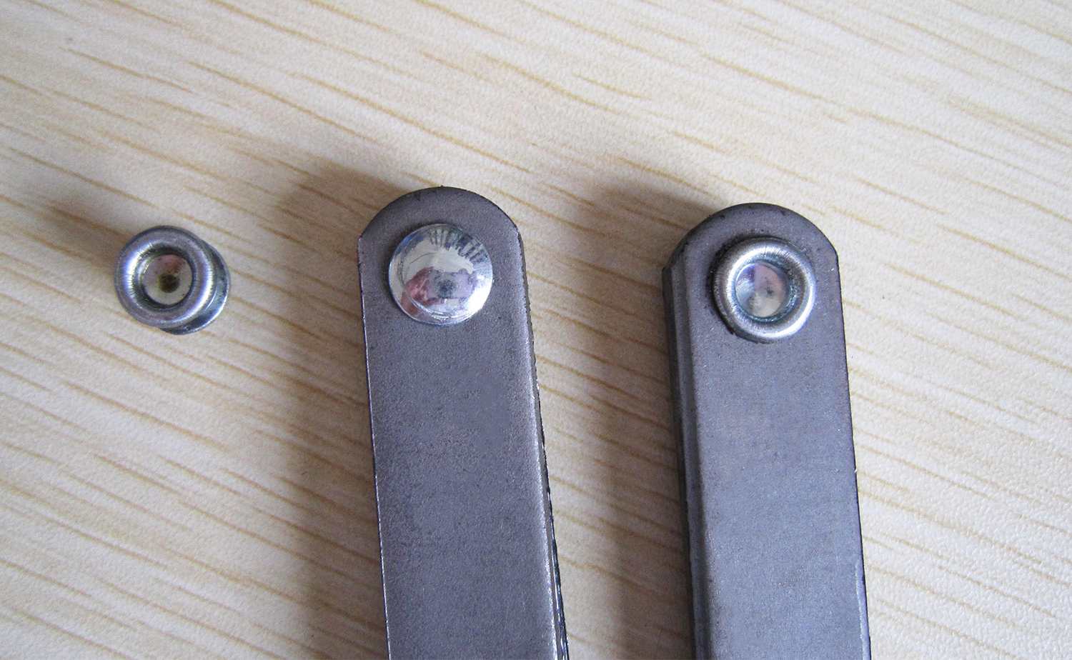 Máy tán đinh tác động cấp liệu tự động SX-60