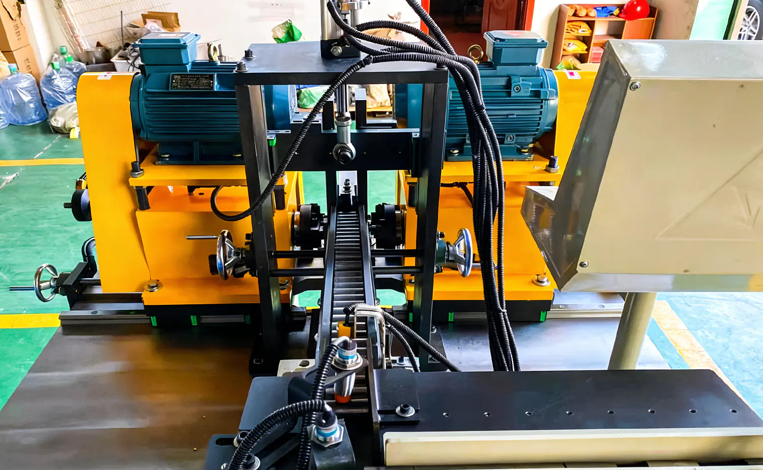 Máy vát mép ống servo DEF50PVS cho ống kim loại ngắn và ống PVC