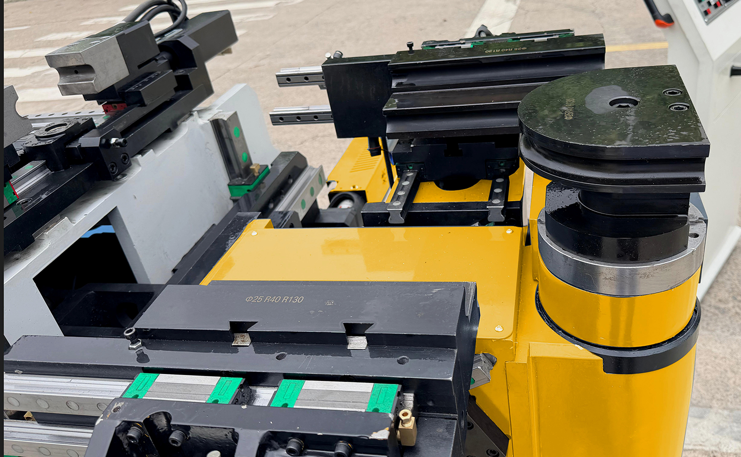 Máy uốn ống CNC trái & phải Máy uốn ống CNC trái & phải